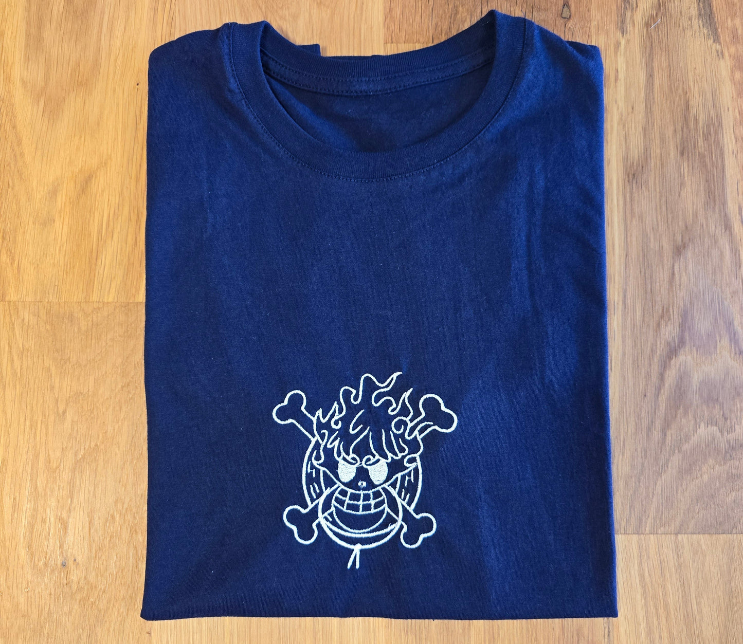 T-shirt brodé - "Emblème Gear 5"