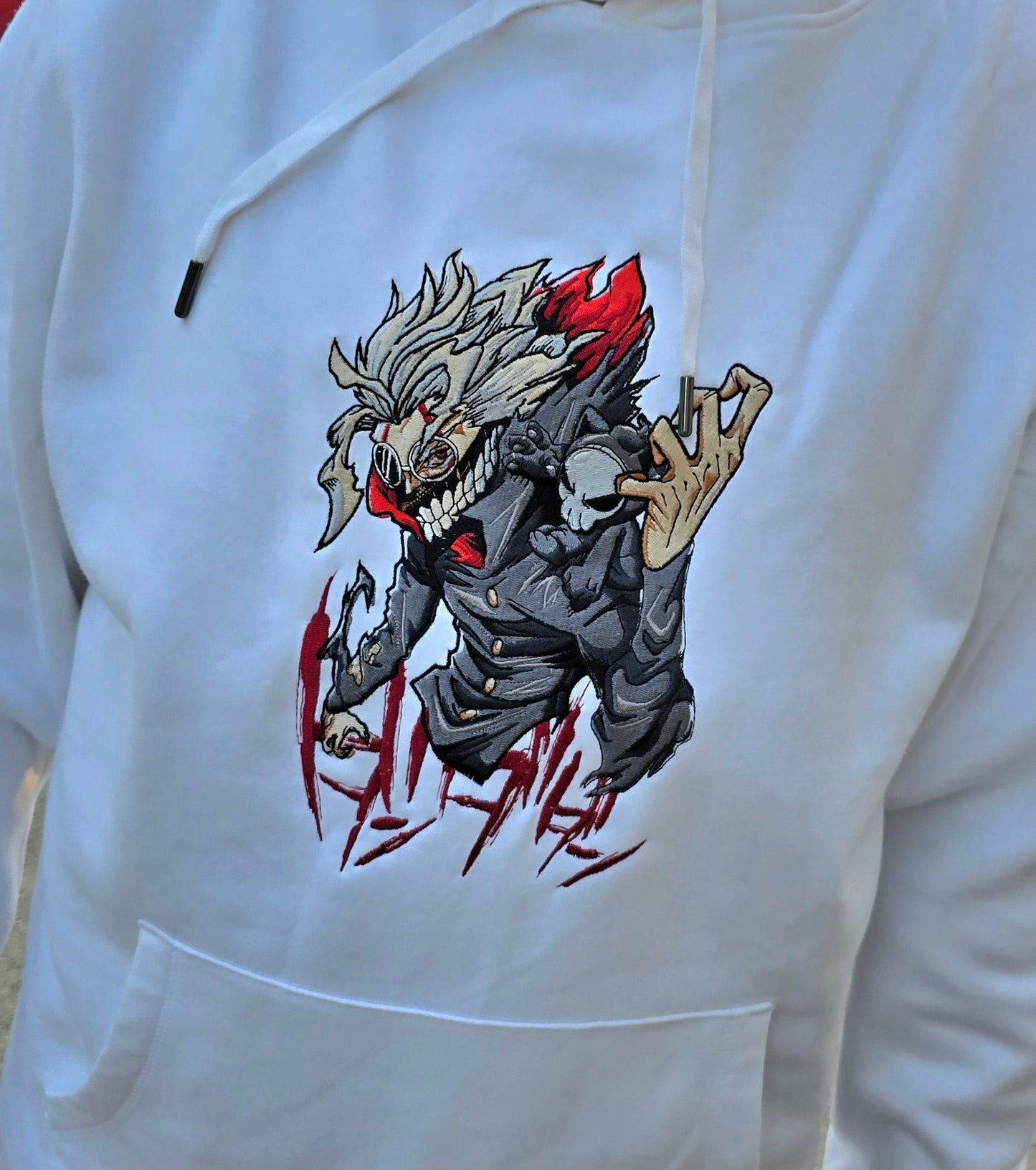 Sweat brodé à capuche "Okarun"