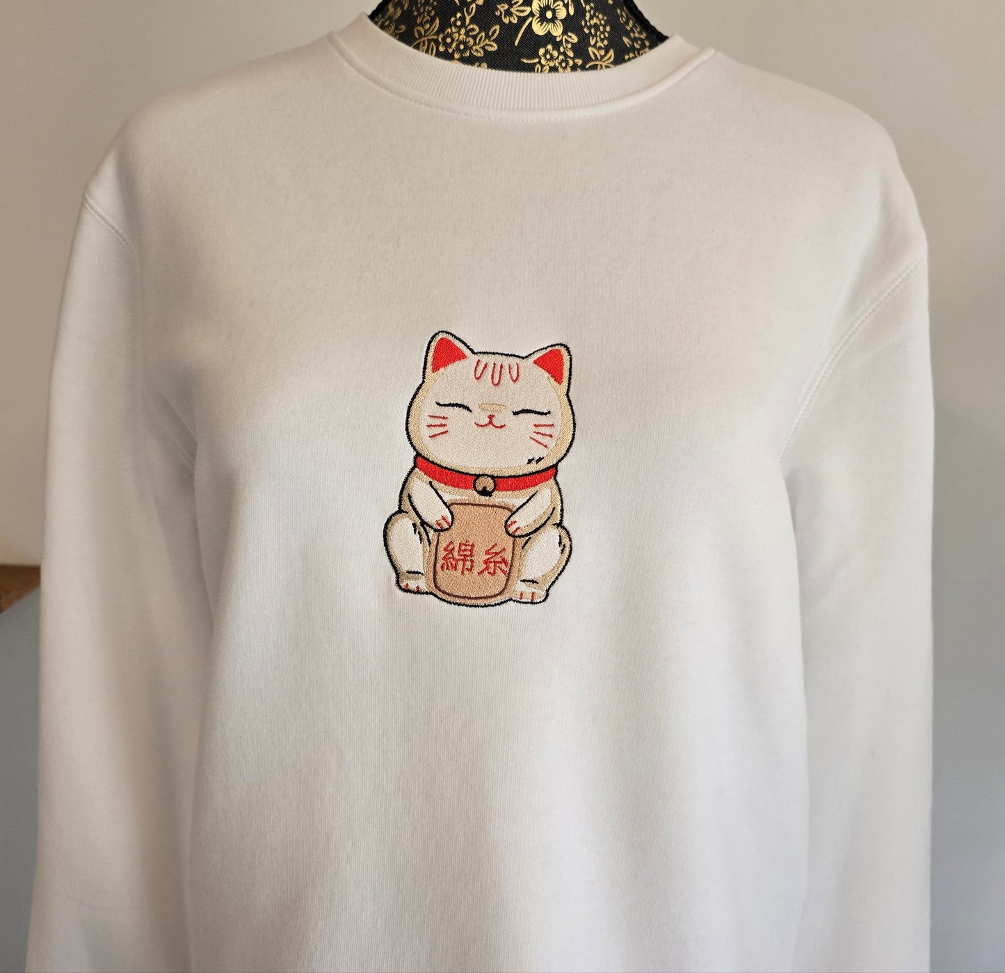Sweat brodé sans capuche - "Maneki Neko"