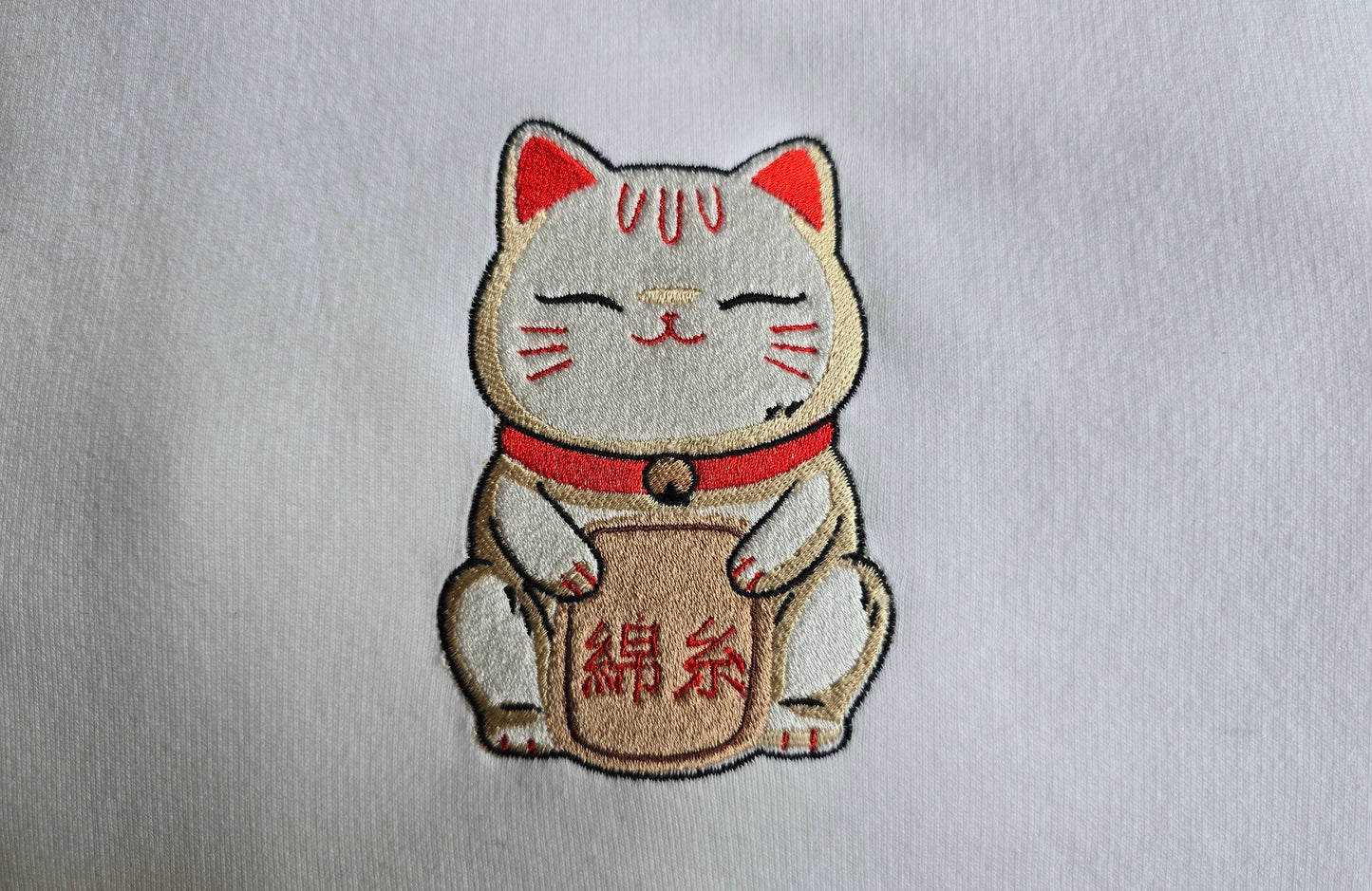 Sweat brodé sans capuche - "Maneki Neko"