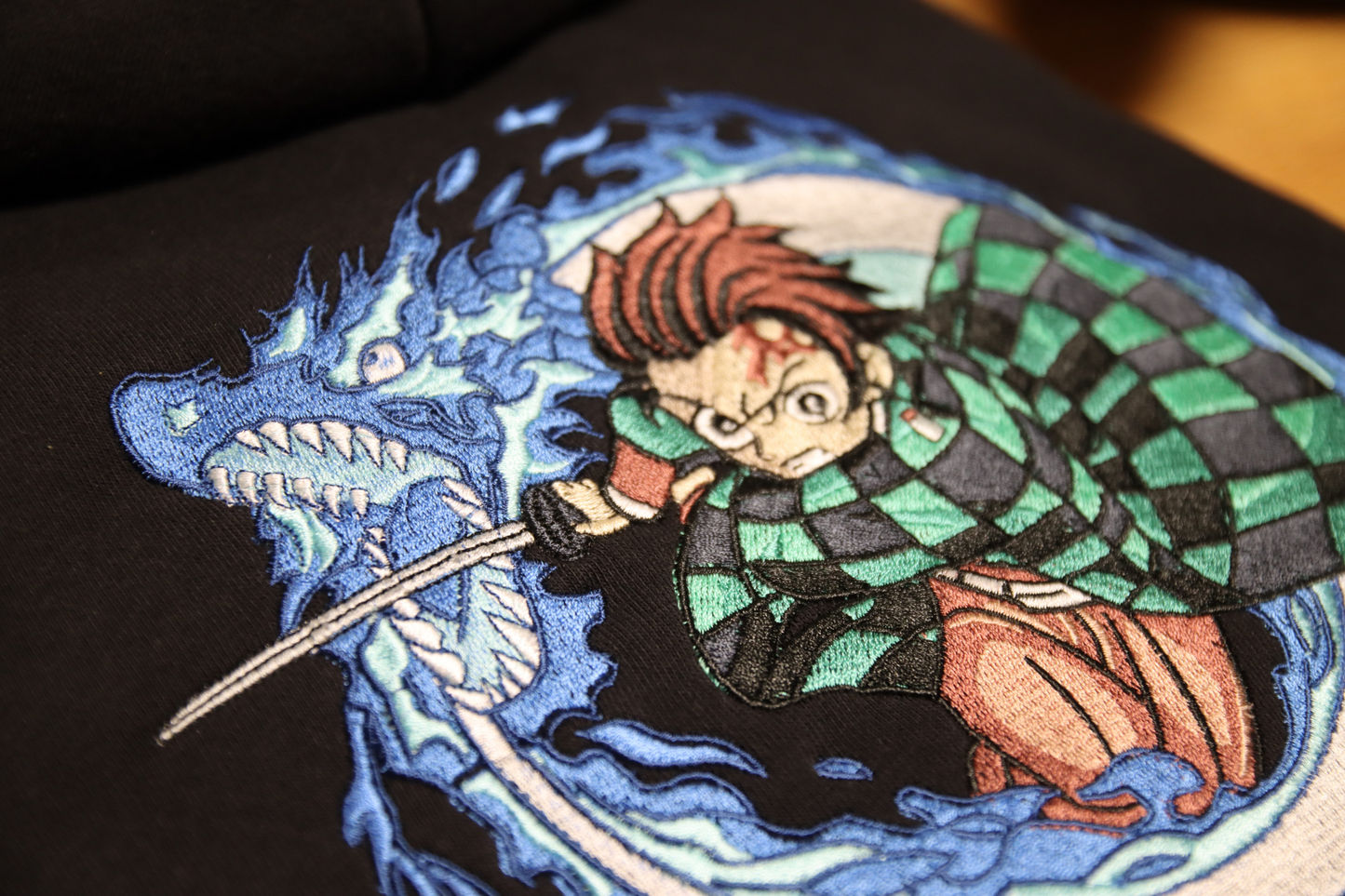 Sweat brodé à capuche "Souffle de l'eau" – Demon Slayer