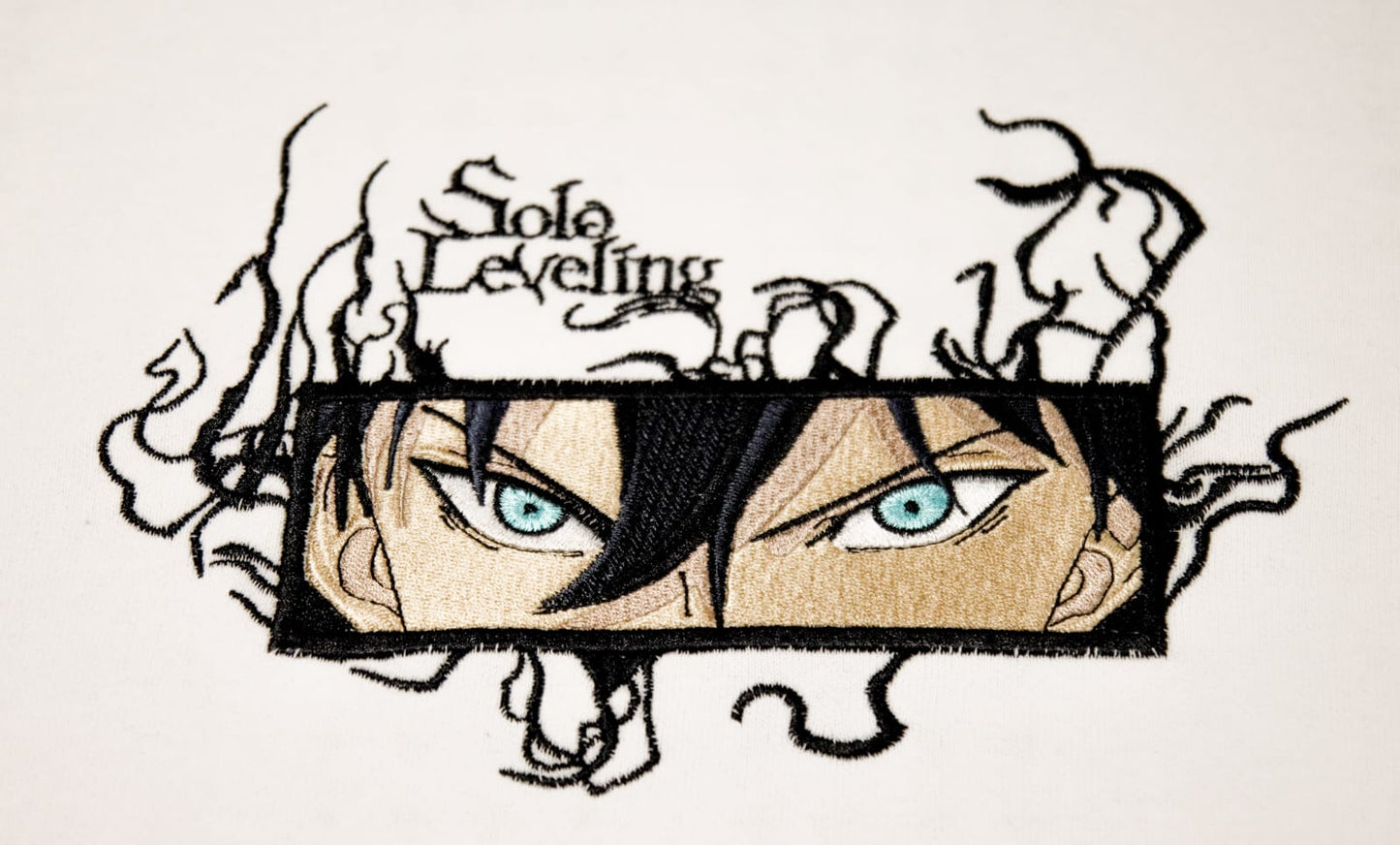 Sweat brodé sans capuche "Solo Leveling"